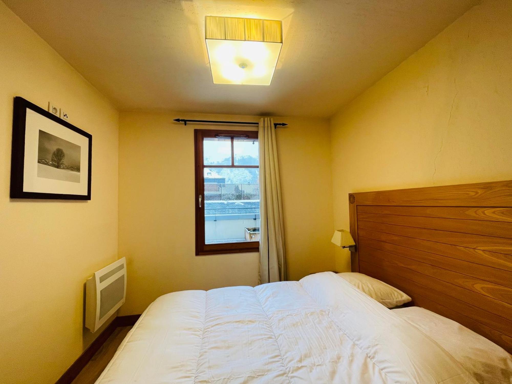 Appartements Avec Piscine Interieure Sauna Parking Etage 1 Au Centre Du Village Dans Residence Cami Real سانت لاري سولون المظهر الخارجي الصورة