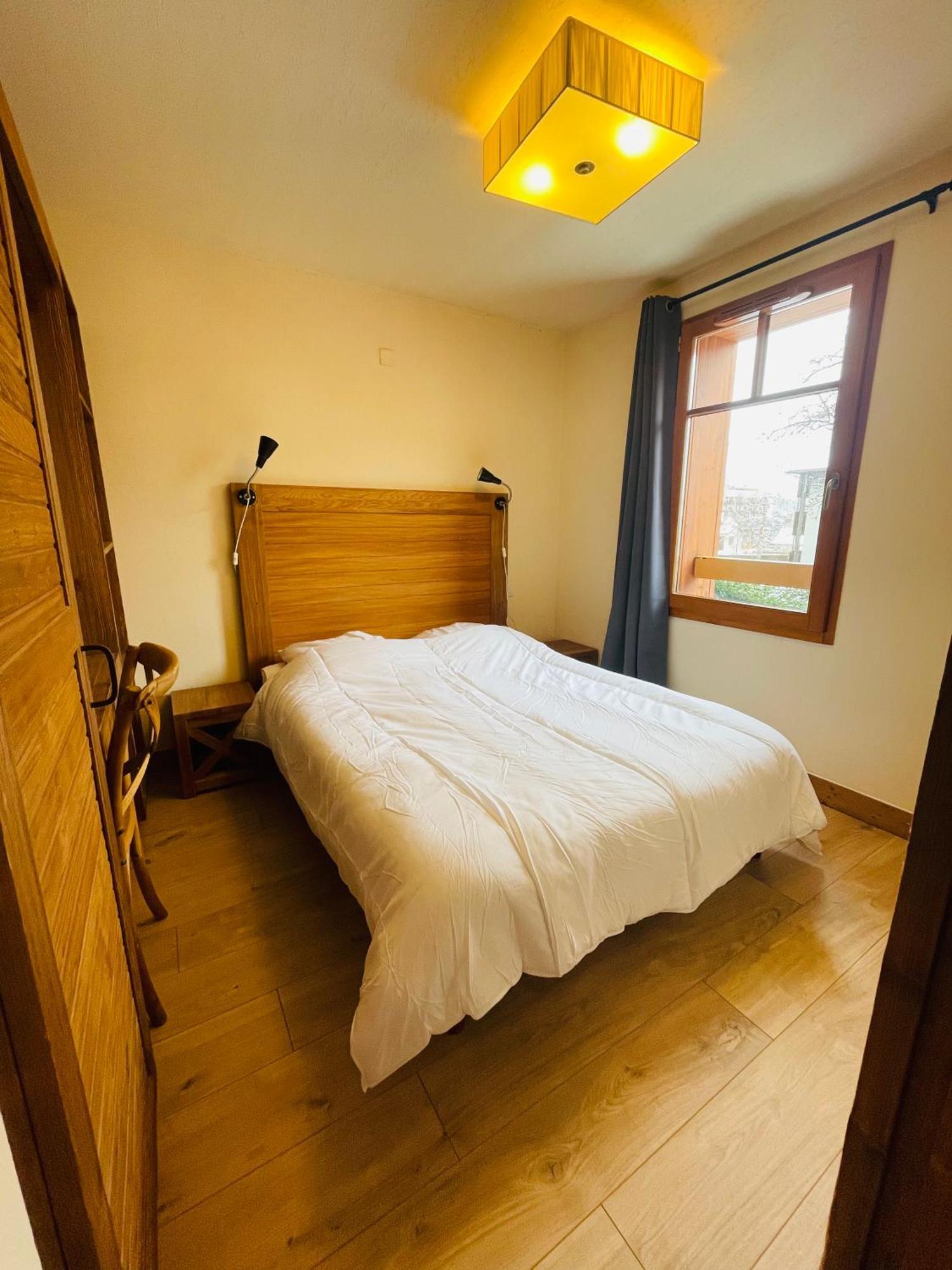 Appartements Avec Piscine Interieure Sauna Parking Etage 1 Au Centre Du Village Dans Residence Cami Real سانت لاري سولون المظهر الخارجي الصورة