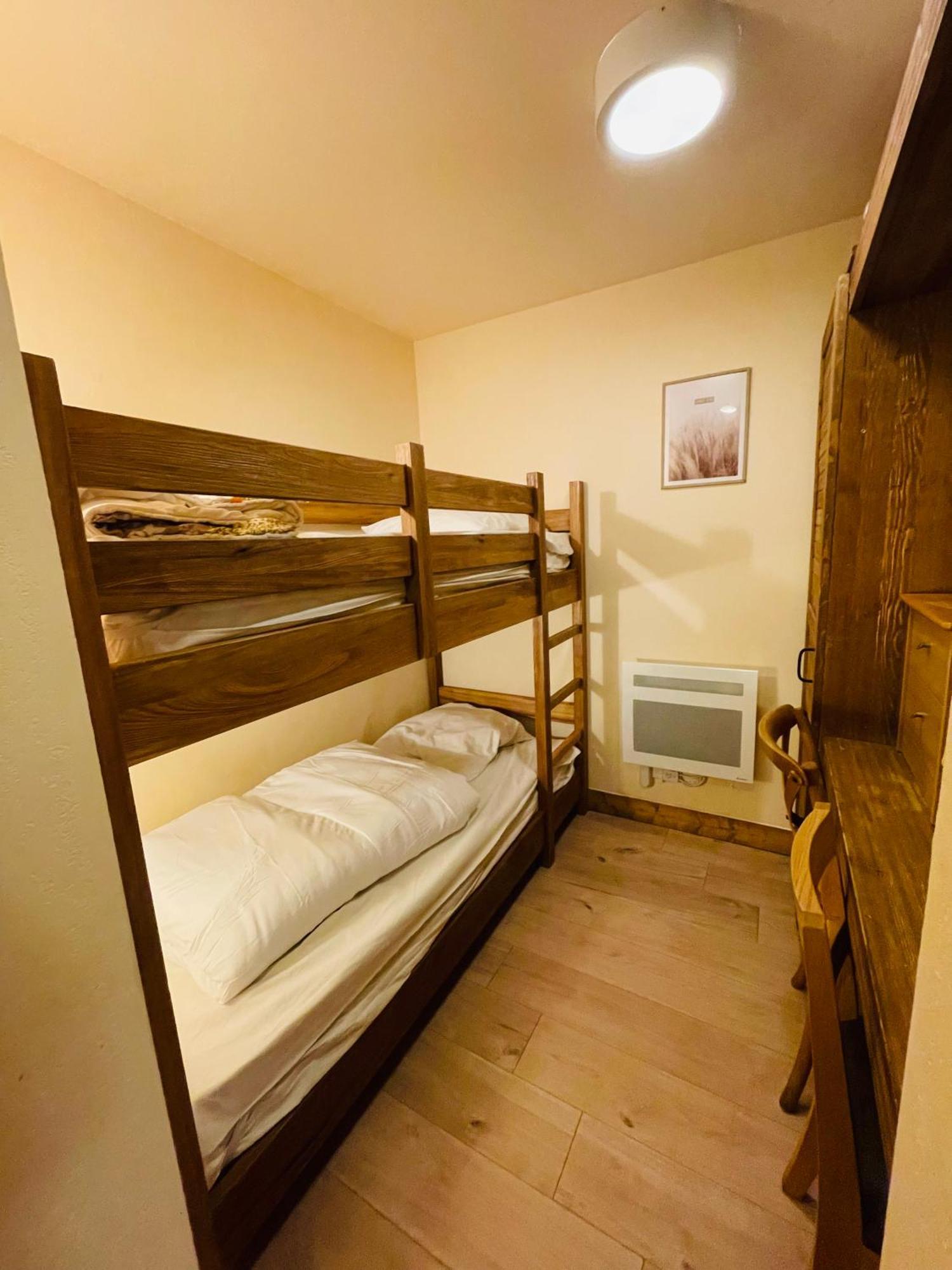 Appartements Avec Piscine Interieure Sauna Parking Etage 1 Au Centre Du Village Dans Residence Cami Real سانت لاري سولون المظهر الخارجي الصورة